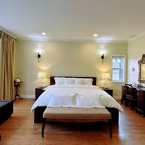 Villa Super Cosy 8bed & 6bath In Heart Near To Airport And Downtown, Vancouver