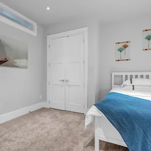 ゲストハウス West Cozy Retreat By Host Launch, バンクーバー