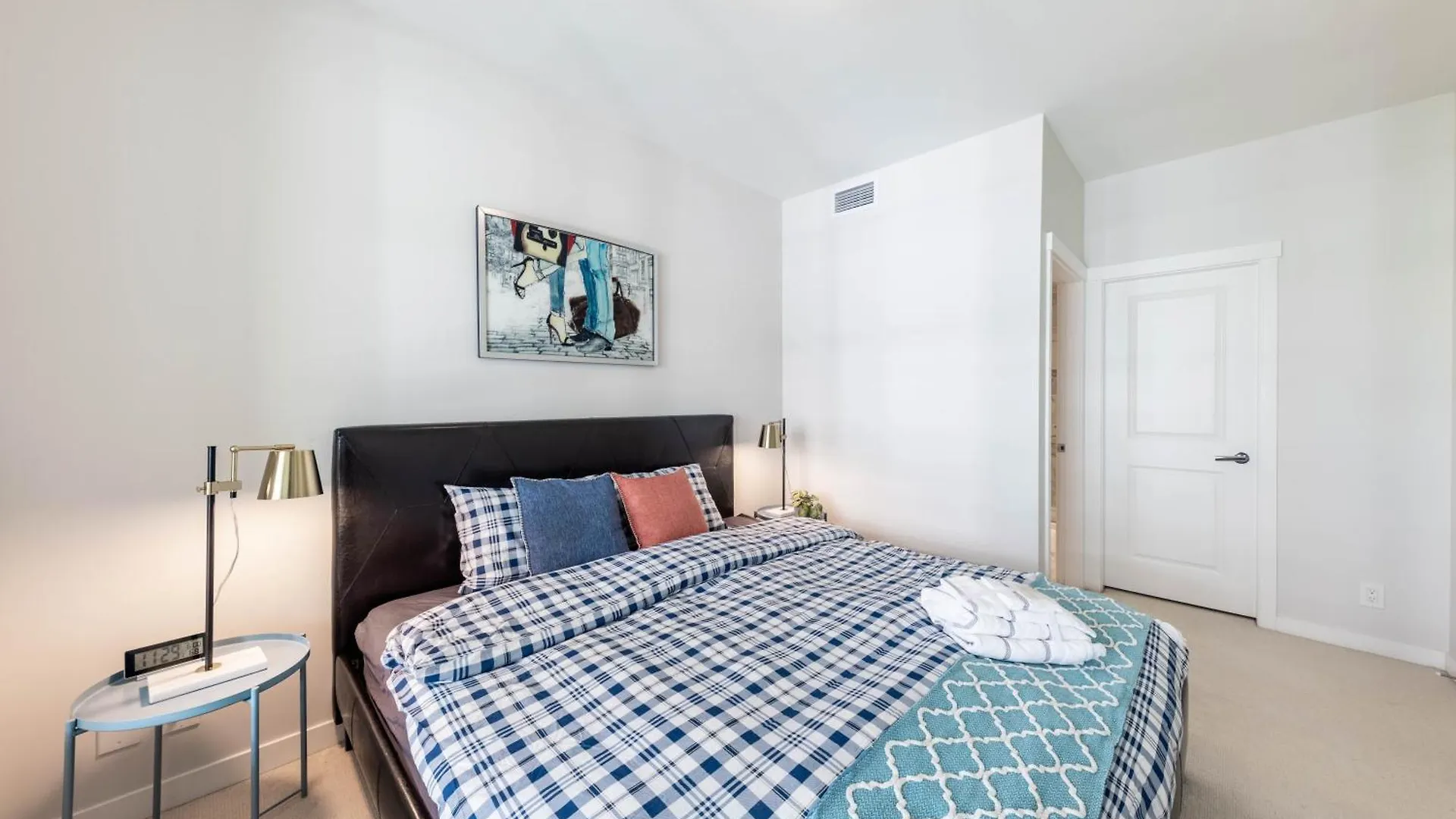 Ubc Pacific Spirit Modern Style Home Vancouver Apartment