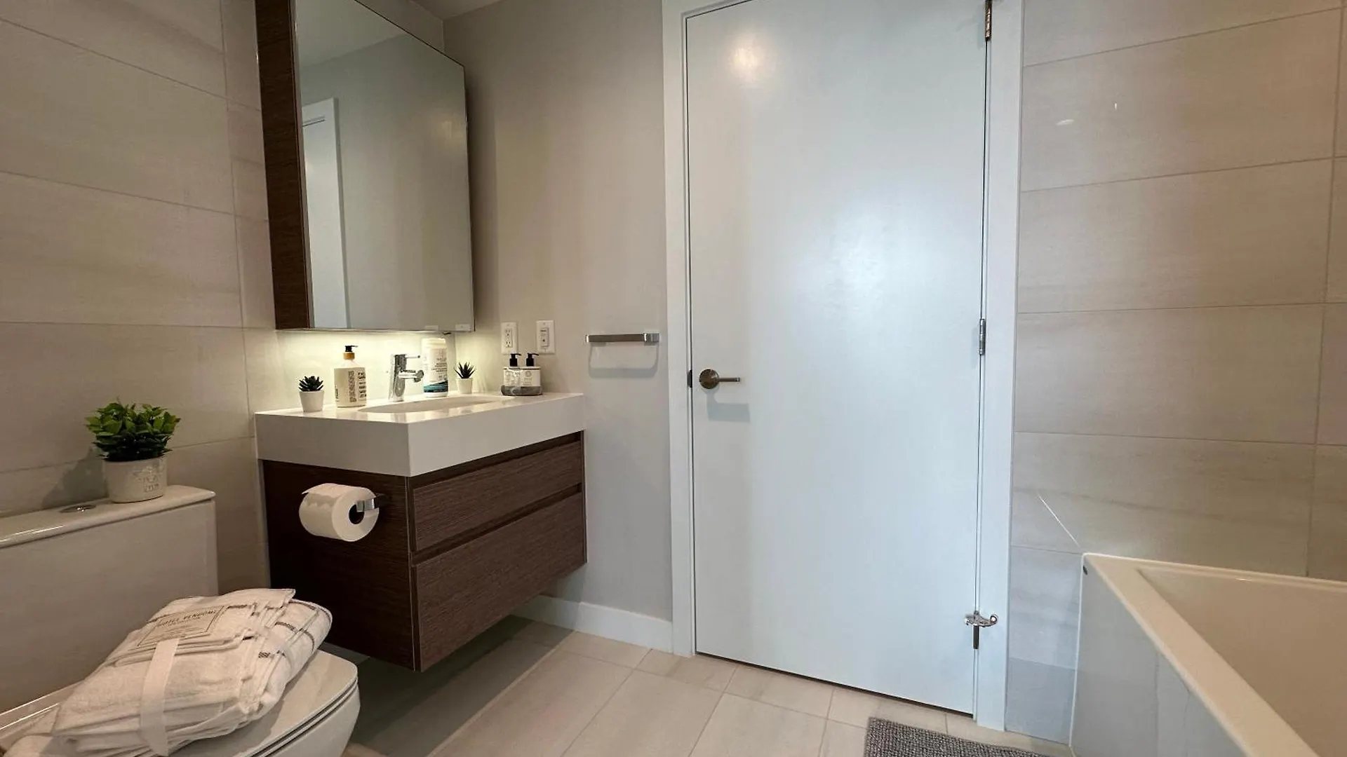 Ubc Pacific Spirit Modern Style Home Vancouver 0*,  Canada