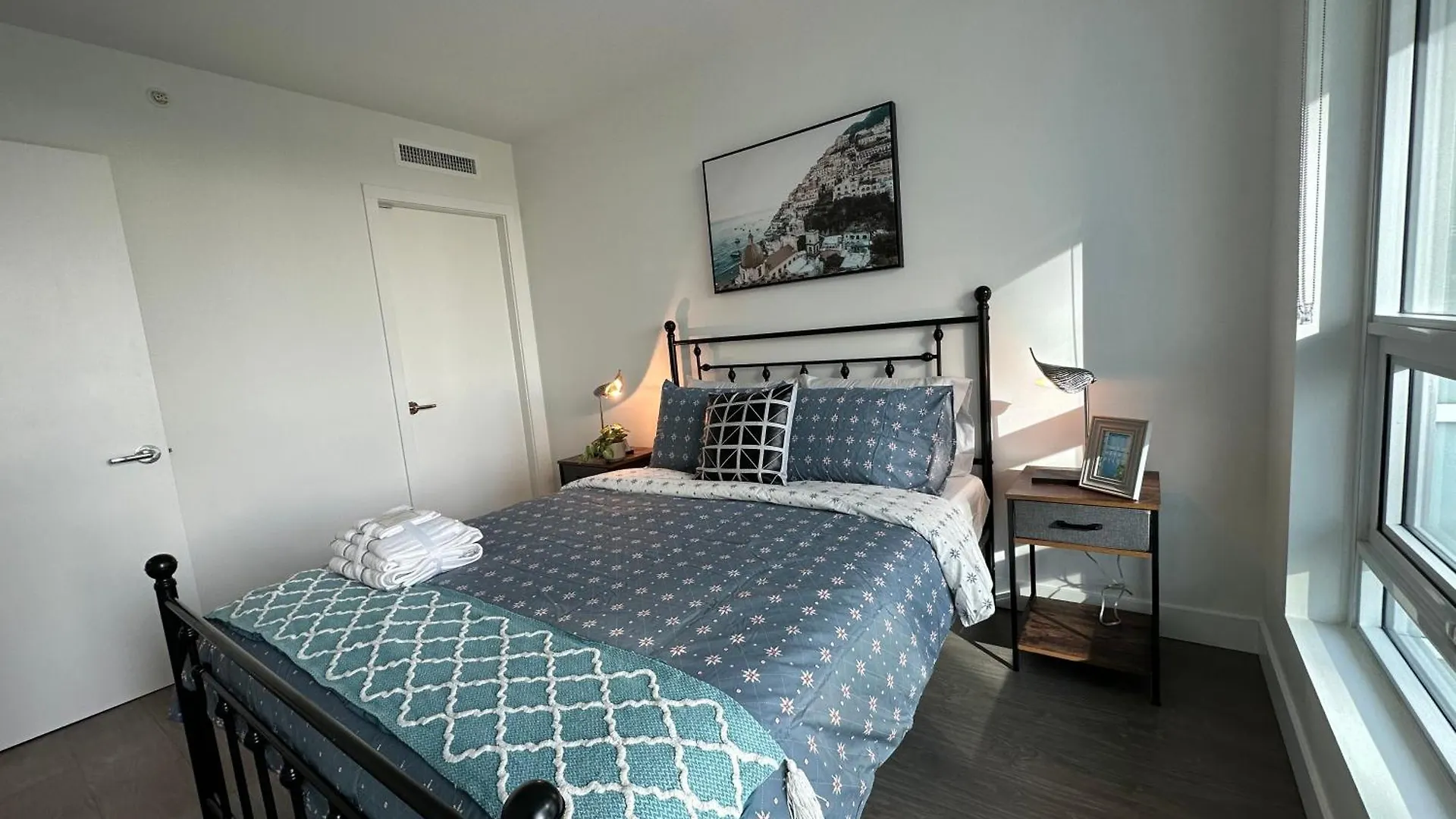 Ubc Pacific Spirit Modern Style Home Vancouver Apartment